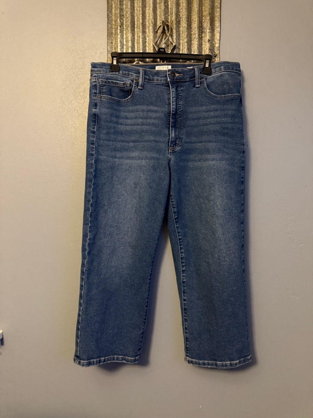 Women’s cropped jeans